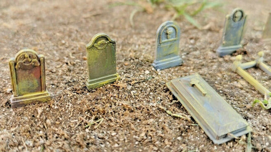 13-teiliges Friedhofs-Set (Grabsteine, Gräber usw.) – wahlweise bemalt