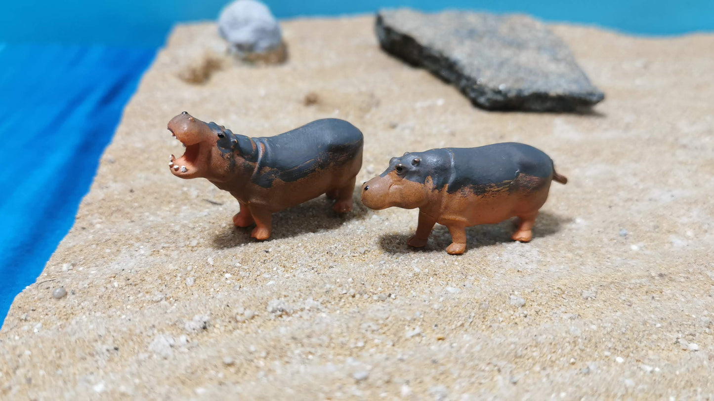 2x Figuren Set Hippo Tiere Flusspferd 1:87 (H0) - bemalt