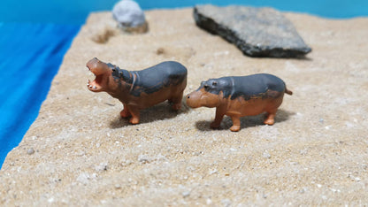 2x Figuren Set Hippo Tiere Flusspferd 1:87 (H0) - bemalt