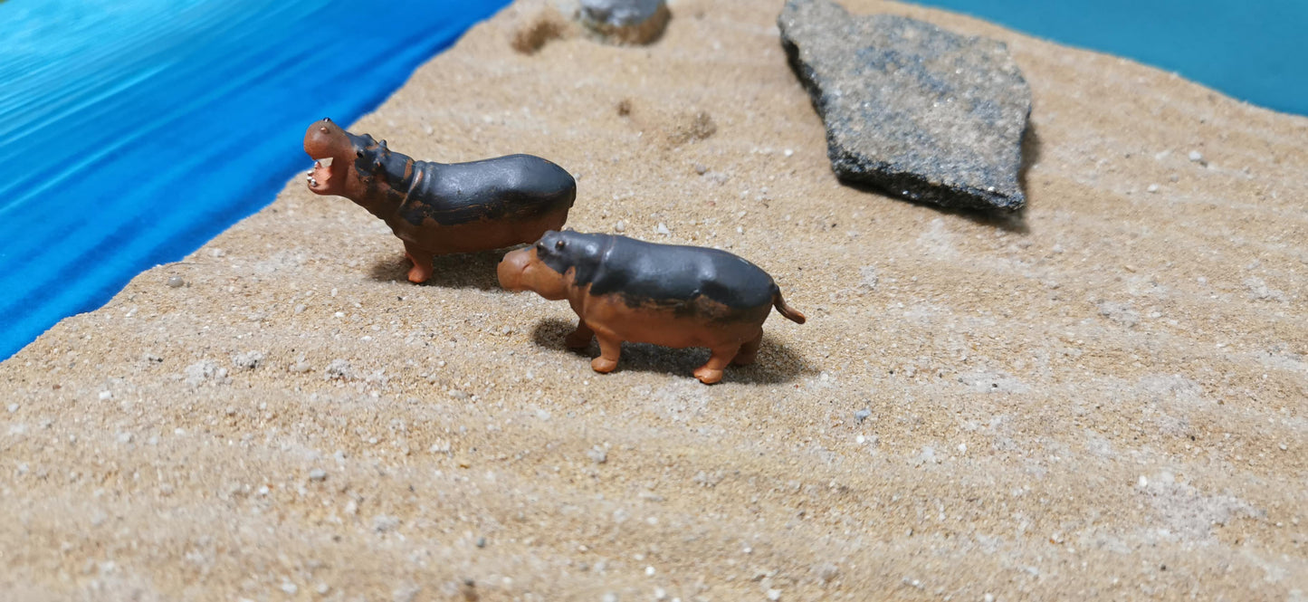 2x Figuren Set Hippo Tiere Flusspferd 1:87 (H0) - bemalt