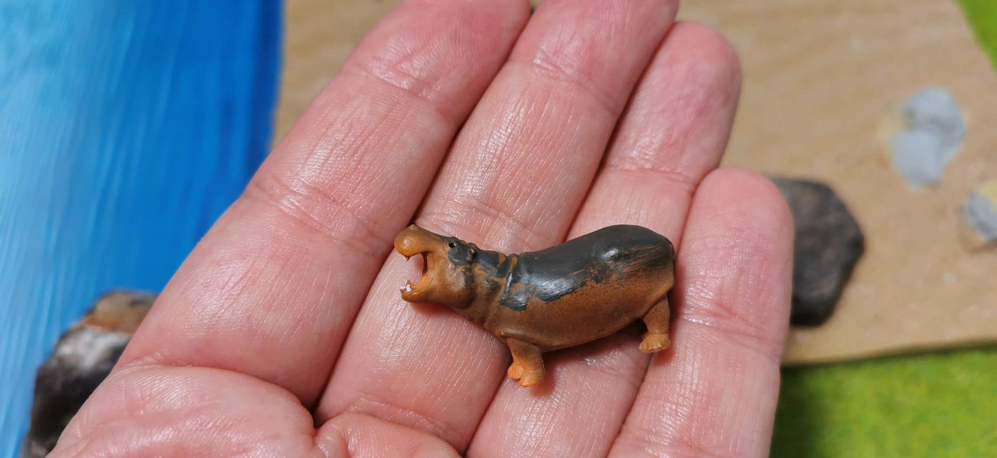 2x Figuren Set Hippo Tiere Flusspferd 1:87 (H0) - bemalt
