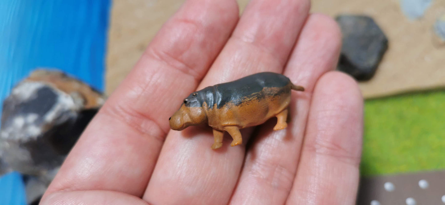 2x Figuren Set Hippo Tiere Flusspferd 1:87 (H0) - bemalt