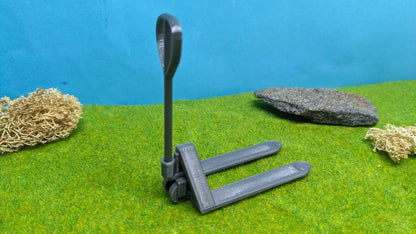 Hubwagen Hubstapler Ameise + 3 Europaletten aus Echtholzfilament