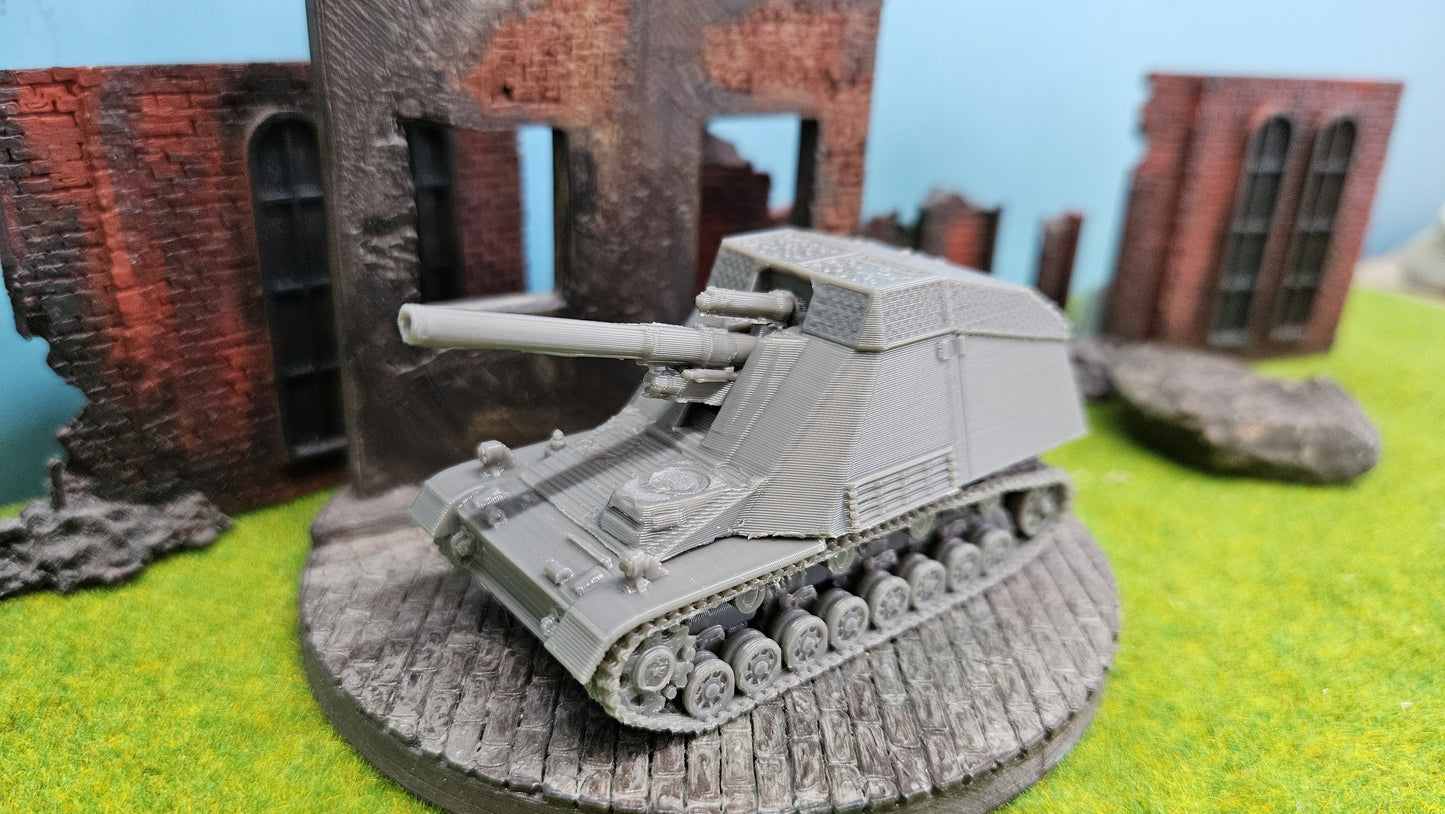 Panzerhaubitze "Hummel" mit Käfigpanzerung
