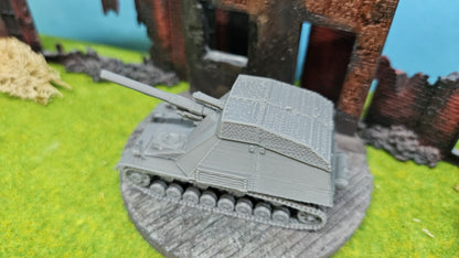 Panzerhaubitze "Hummel" mit Käfigpanzerung
