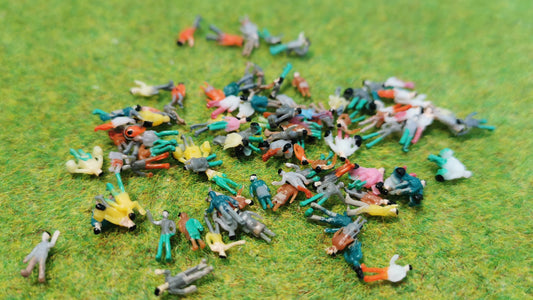 100x Figuren 1:200 Spur Z stehende Passanten - bemalt