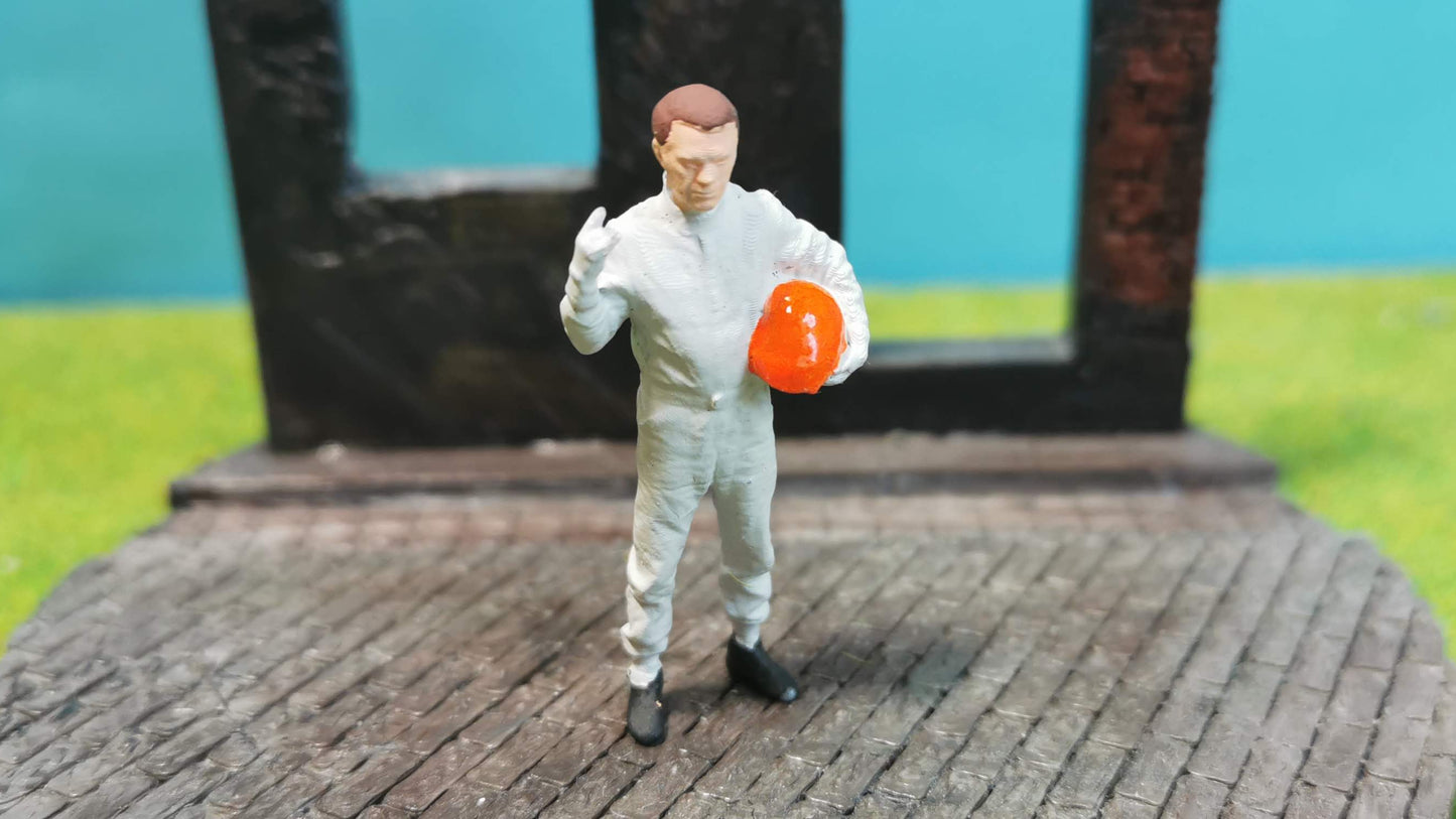 Racer Rennfahrer "Steve" Resin-Figur - optional bemalt