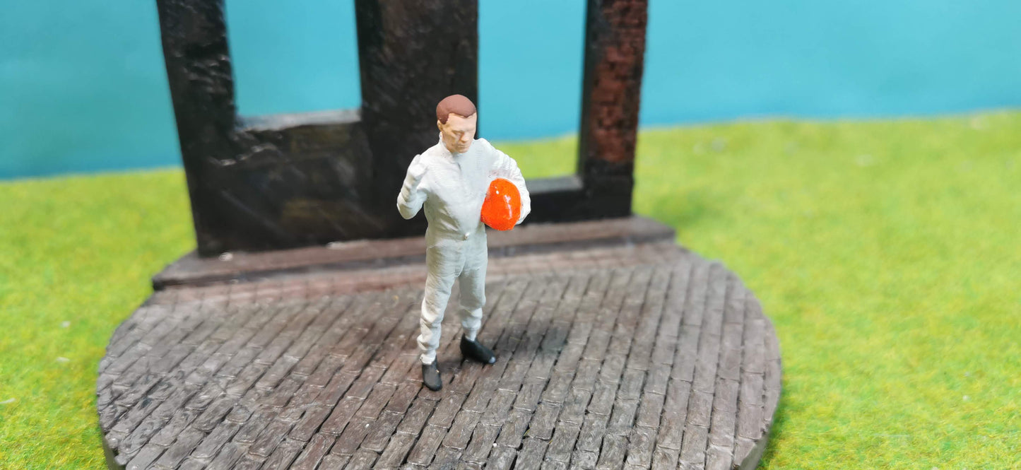 Racer Rennfahrer "Steve" Resin-Figur - optional bemalt