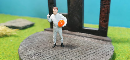 Racer Rennfahrer "Steve" Resin-Figur - optional bemalt