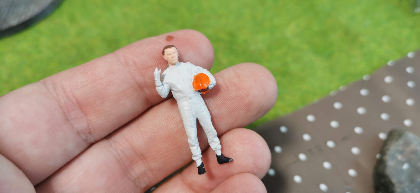 Racer Rennfahrer "Steve" Resin-Figur - optional bemalt