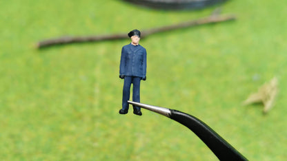 "Polizist" oder "Schaffner" Figur für H0 (1:87) - fertig bemalt