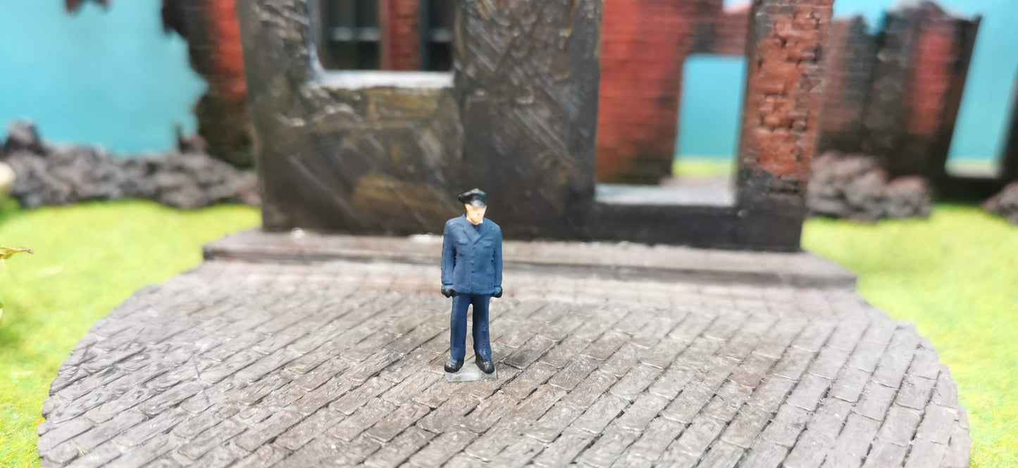 "Polizist" oder "Schaffner" Figur für H0 (1:87) - fertig bemalt