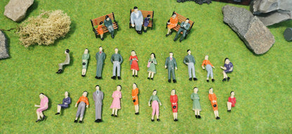 25x sitzende + stehende Figuren 1:45 (Spur 0) + 3x Parkbank