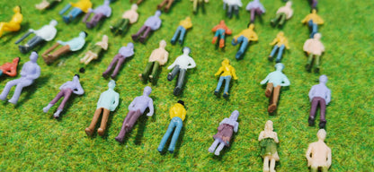 100x Figuren 1:72 (1:76) stehende Passanten Spur 00 - bemalt