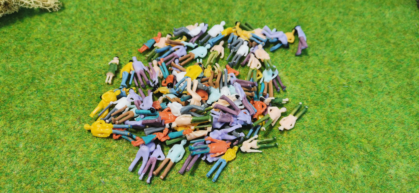 100x Figuren 1:72 (1:76) stehende Passanten Spur 00 - bemalt
