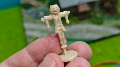 Vogelscheuche aus Kunststoff - wahlweise bemalt