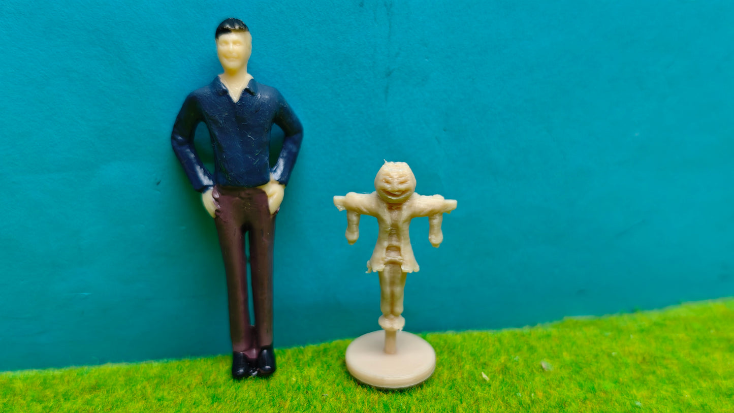 Vogelscheuche aus Kunststoff - wahlweise bemalt