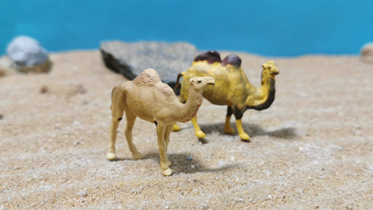 2x Kamele Dromedar Figuren Set Tiere 1:87 (H0) - bemalt