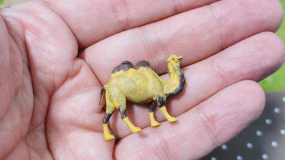 2x Kamele Dromedar Figuren Set Tiere 1:87 (H0) - bemalt
