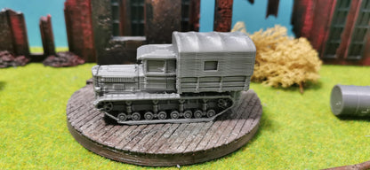 Komintern russischer Artillerieschlepper