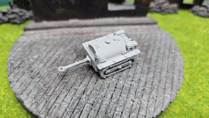 Lorraine 38L VBCP-26 leicht gepanzertes Kettenfahrzeug mit Tankanhänger