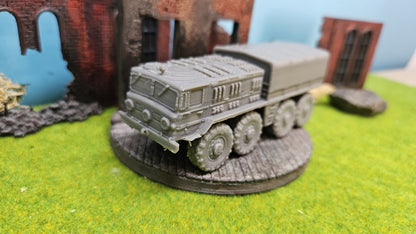 MAZ-535 (МАЗ-535) schwere russische Zugmaschine "Plane"