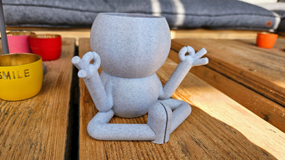 Harry Plant "Meditation" lustiger Blumentopf zeigt Entspannungsübung