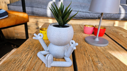 Harry Plant "Meditation" lustiger Blumentopf zeigt Entspannungsübung