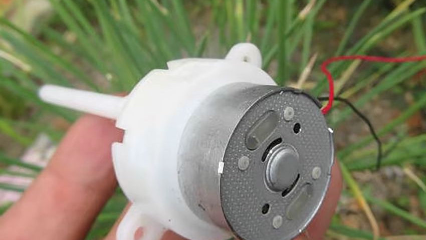 Getriebemotor 6-9V DC mittelschnell Motor Karussell Drehscheibe 25-39 RPM