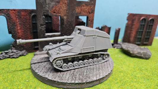 Schwerer Panzerjäger "Nashorn" mit Käfigpanzerung