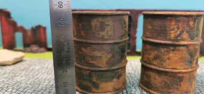 2x Öl Oel 200l Fass Faß Werkstatt Ladegut Tonne rostig