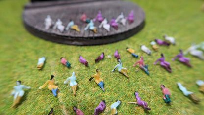 40x Figuren "Wochenende im Park" halb liegend Spur N 1:160
