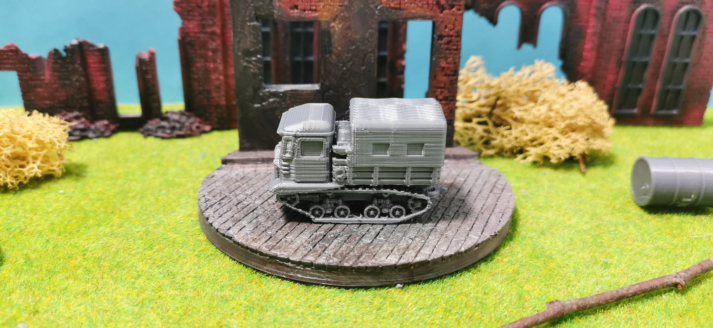 STZ-5 russischer Artillerieschlepper