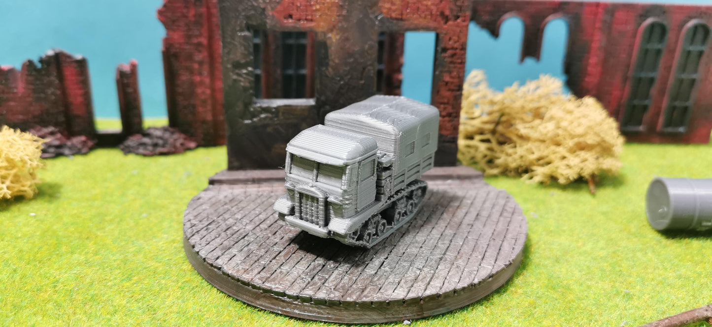 STZ-5 russischer Artillerieschlepper