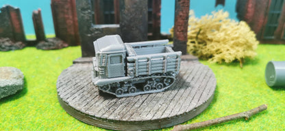 STZ-5 russischer Artillerieschlepper Pritsche