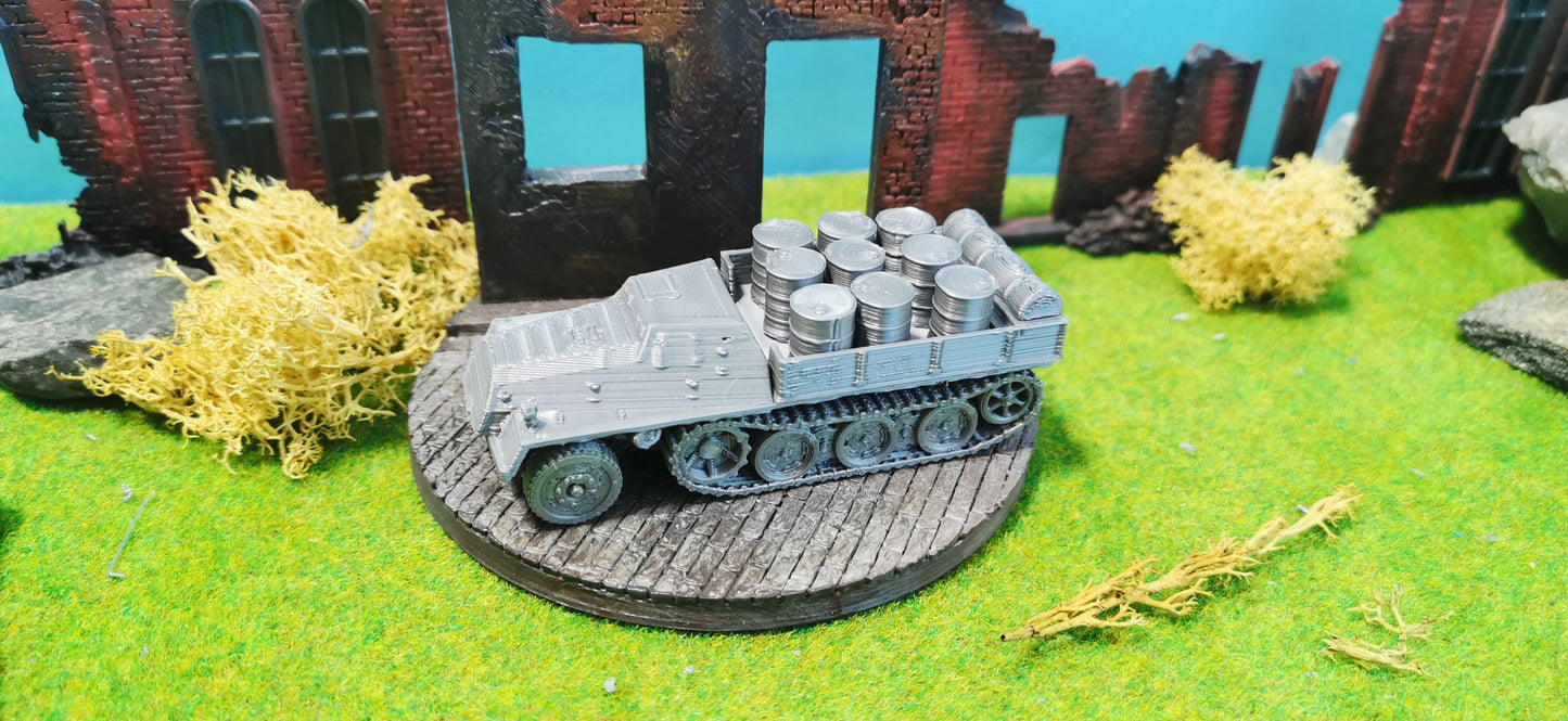 Schwerer Wehrmachtsschlepper (SWS) mit Ladung