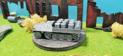 Schwerer Wehrmachtsschlepper (SWS) mit Ladung