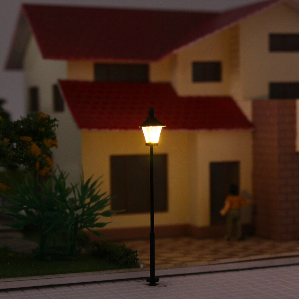 10x LED Parklampen Parkleuchten 3V-12V Höhe circa 4,7cm für H0 TT schwarz