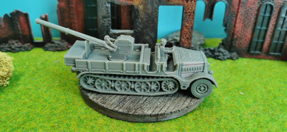 Sd.Kfz. 9 Halbkettenfahrzeug "offen" mit Bilstein Kran