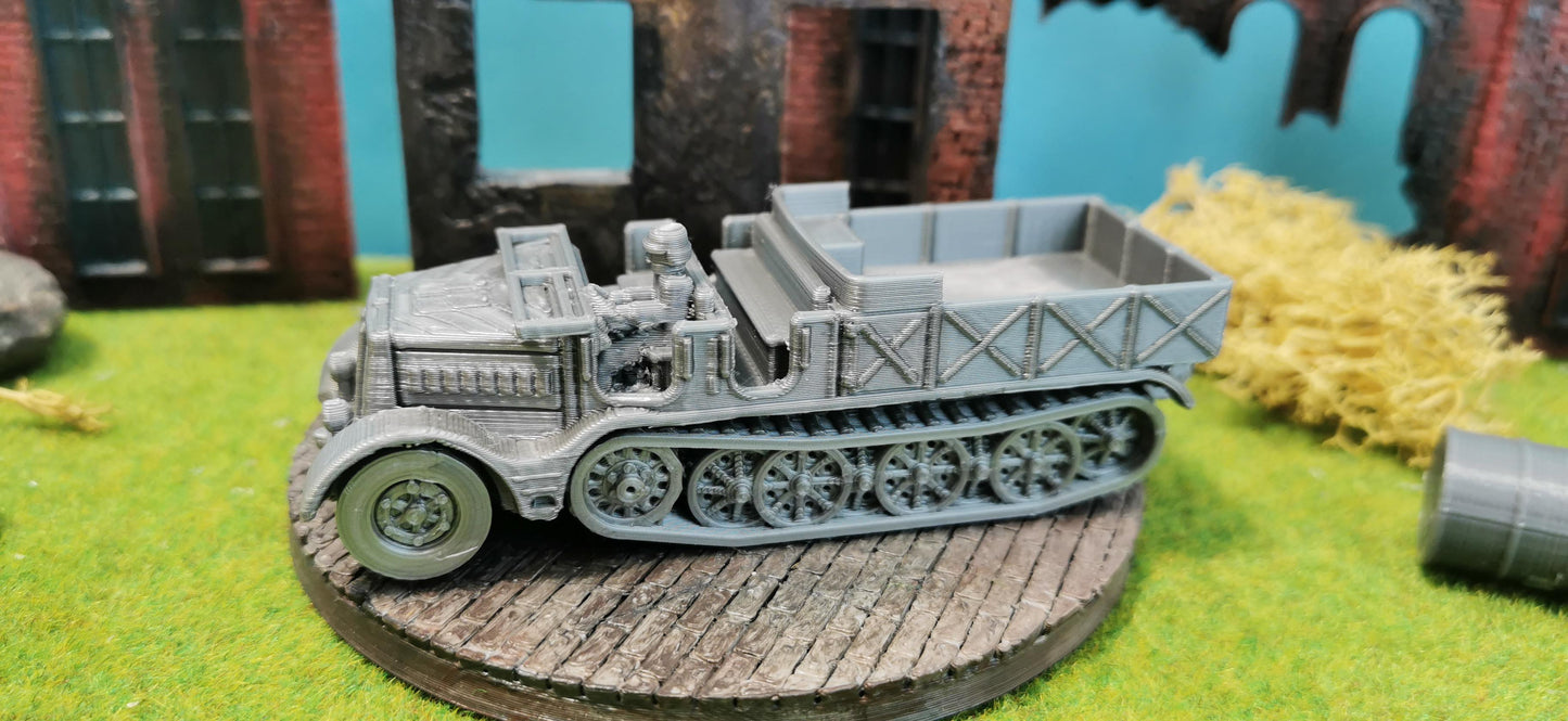 Sd.Kfz. 9 "Famo" Artilleriezugmaschine offene Kabine + Pritsche