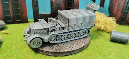 Sd.Kfz. 9 "Famo" Artilleriezugmaschine offene Kabine
