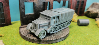 Sd.Kfz. 9 "Famo" Artilleriezugmaschine geschlossen