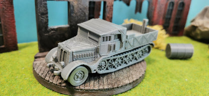 Sd.Kfz. 9 "Famo" Artilleriezugmaschine offene Pritsche