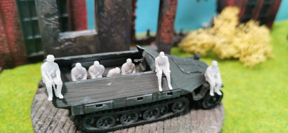 7x Resin Figuren "sitzende Deutsche Soldaten 2" der Wehrmacht WW2