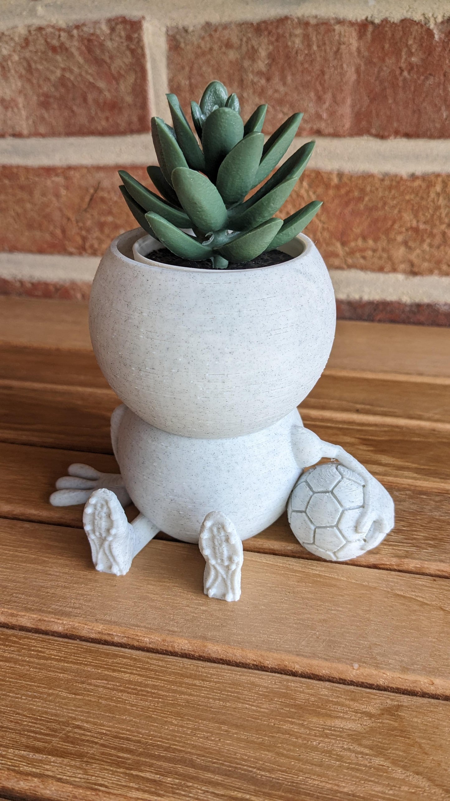 Harry Plant "Franz Soccerplant" lustiger Blumentopf mit Fussball