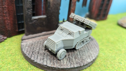 Somua S307 mit Reihenwerfer