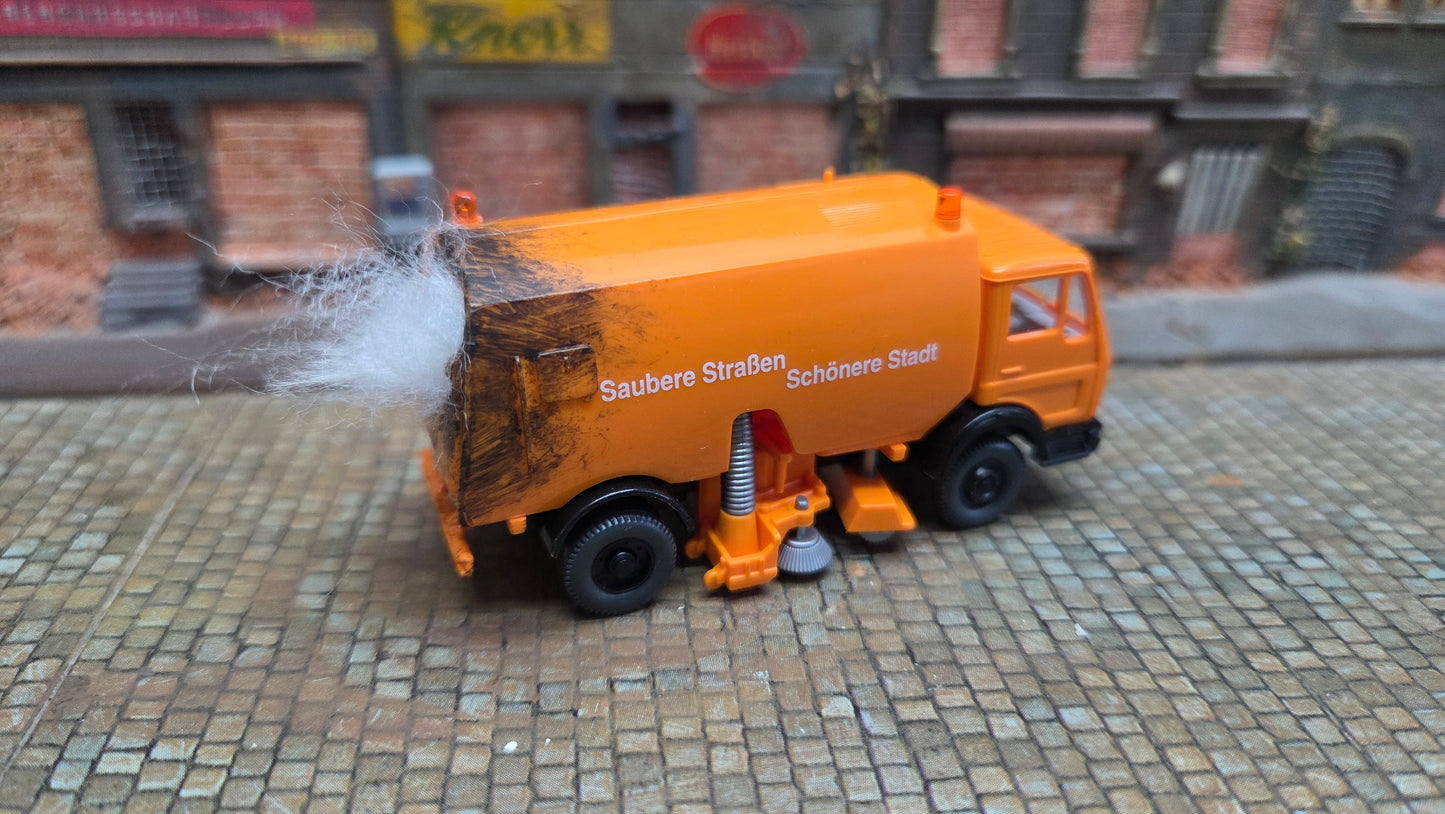 Diverse brennende H0 Autos "Krawalle" + Feuer LED (1:87)