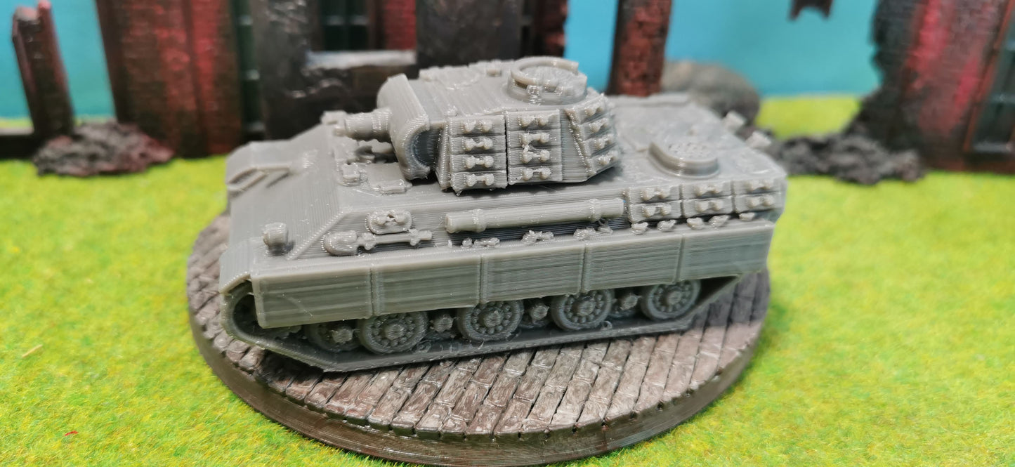 Sturmmörser "Panther G" mit Schürzen