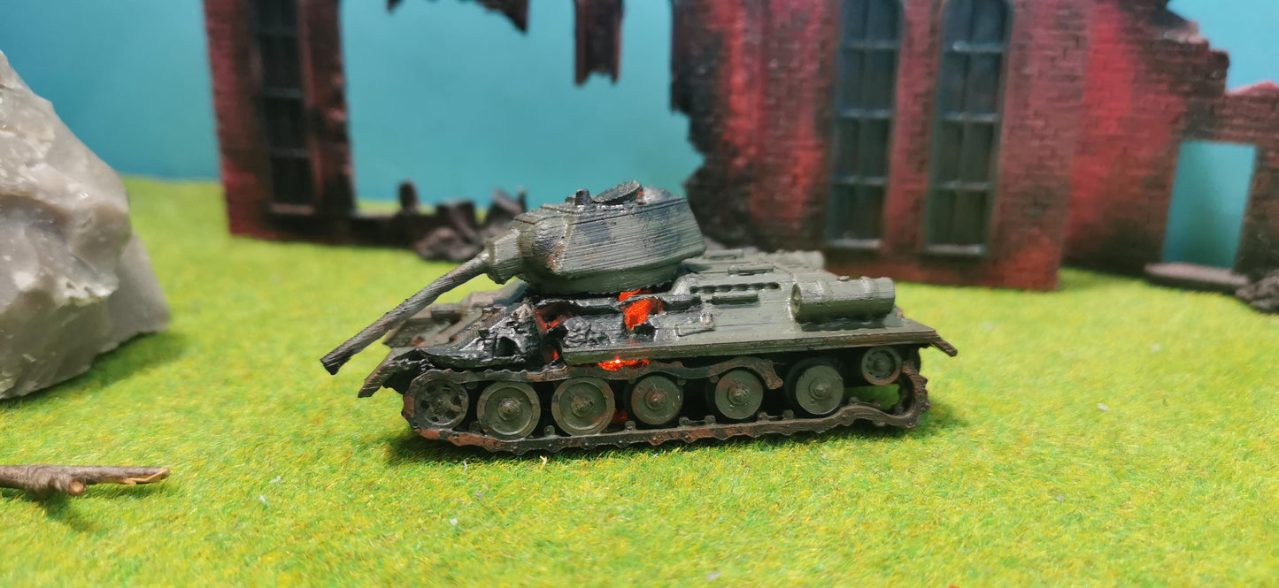 Zerstörter T-34 Sowjet Panzer (+Feuer LED)