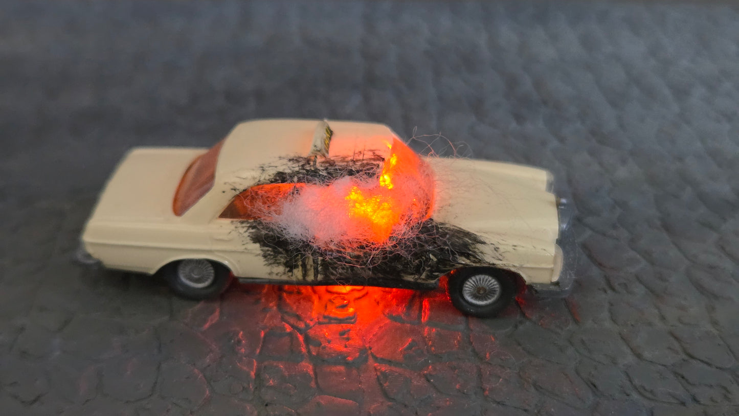 Diverse brennende H0 Autos "Krawalle" + Feuer LED (1:87)